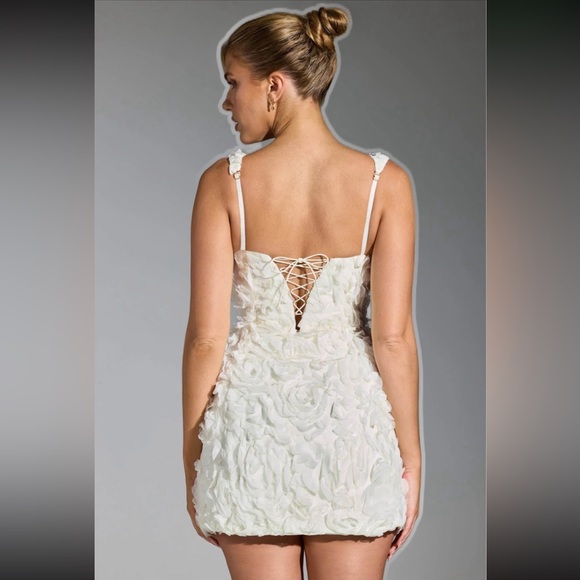 White Floral Textured Mini Dress - Picture 4 of 8